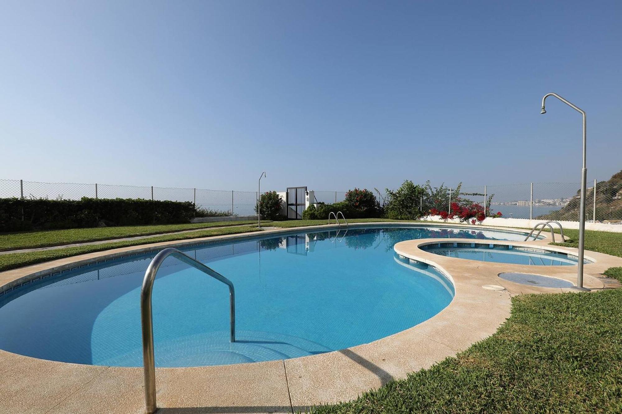 082 - Stunning Sea Views Beachfront Apartment Benalmádena Eksteriør bilde