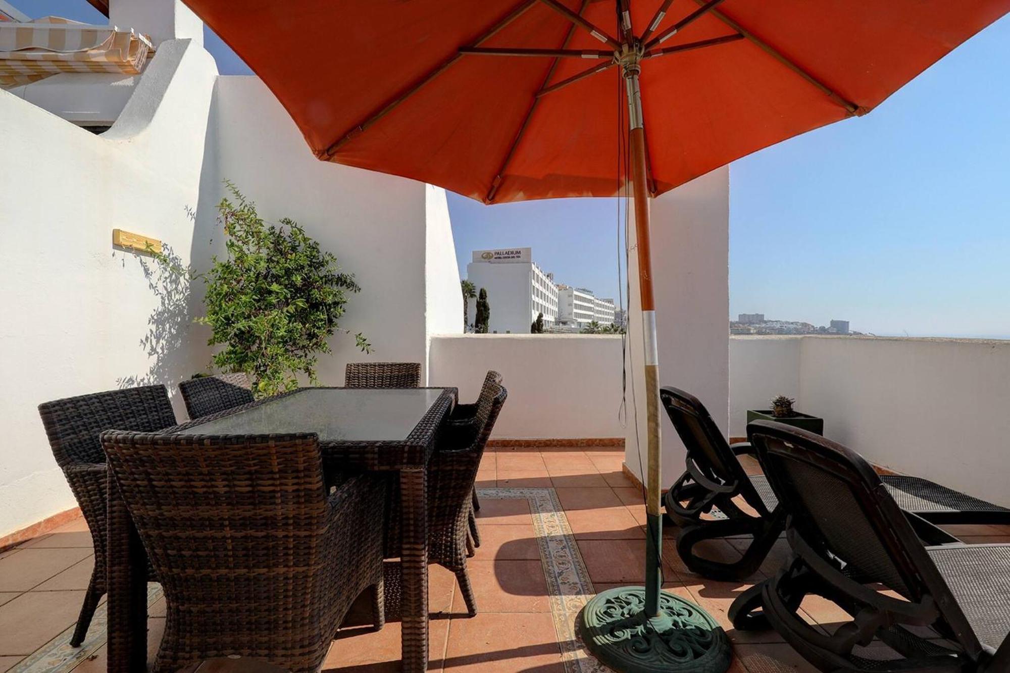 082 - Stunning Sea Views Beachfront Apartment Benalmádena Eksteriør bilde