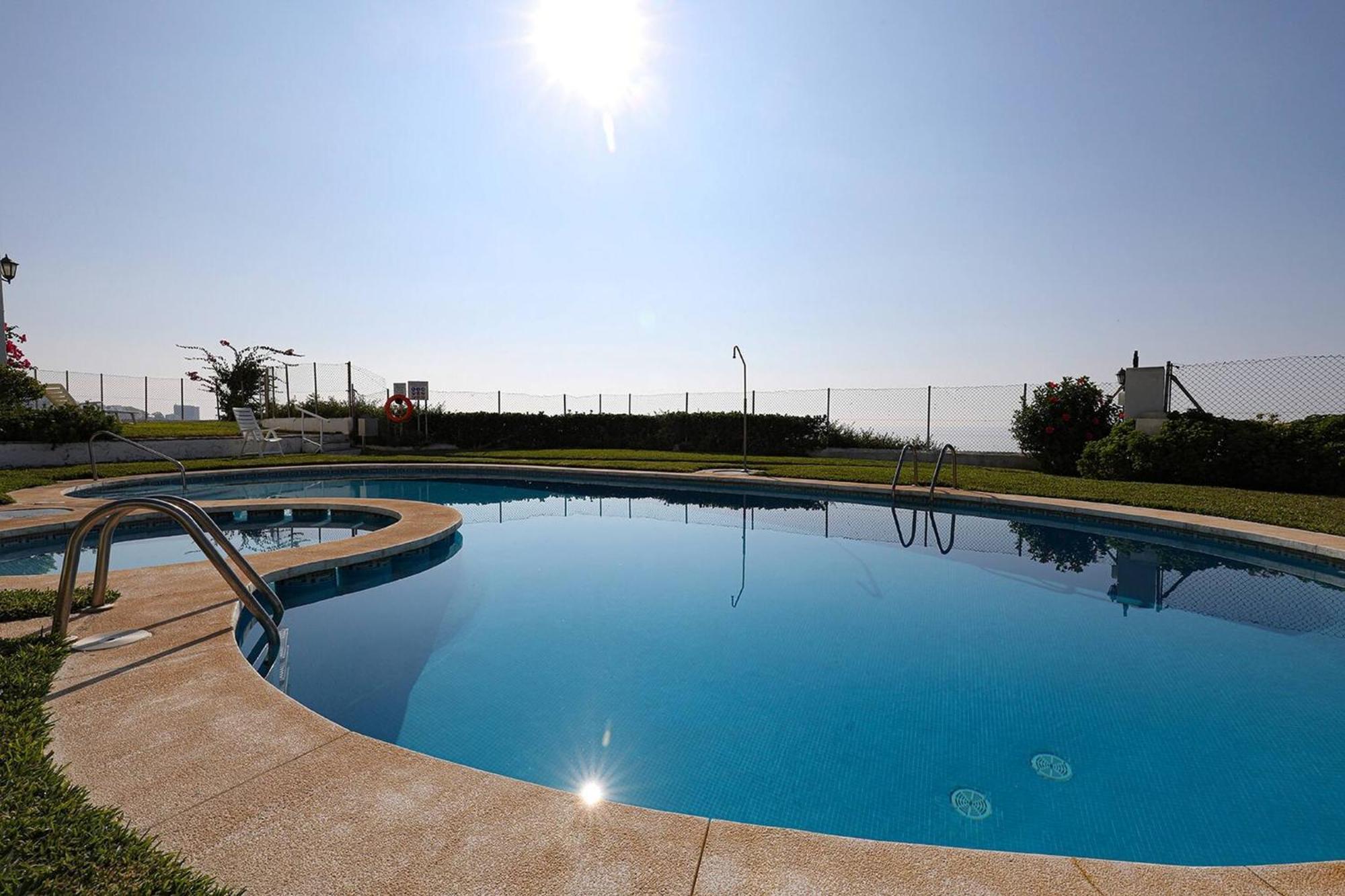 082 - Stunning Sea Views Beachfront Apartment Benalmádena Eksteriør bilde