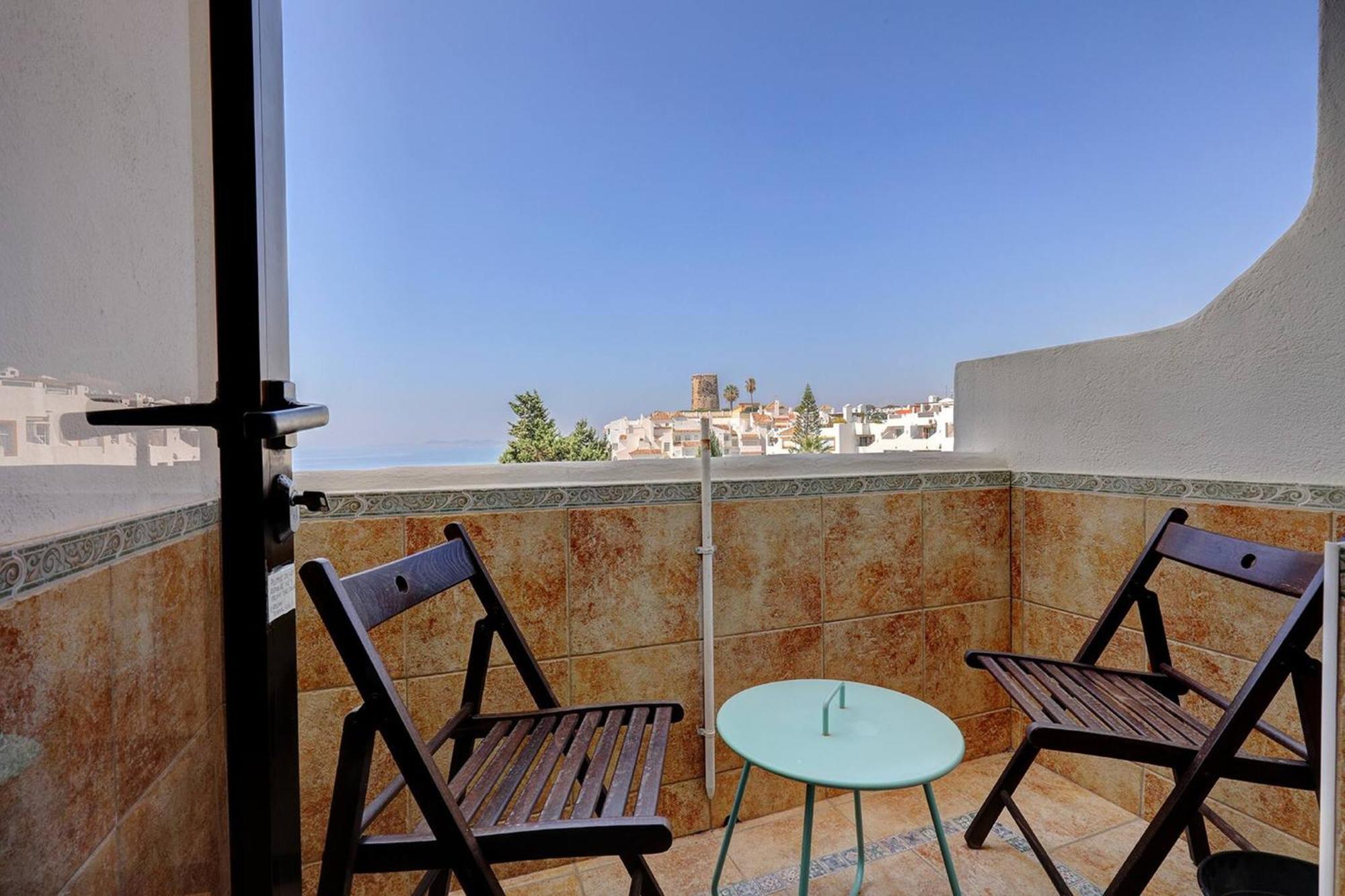 082 - Stunning Sea Views Beachfront Apartment Benalmádena Eksteriør bilde