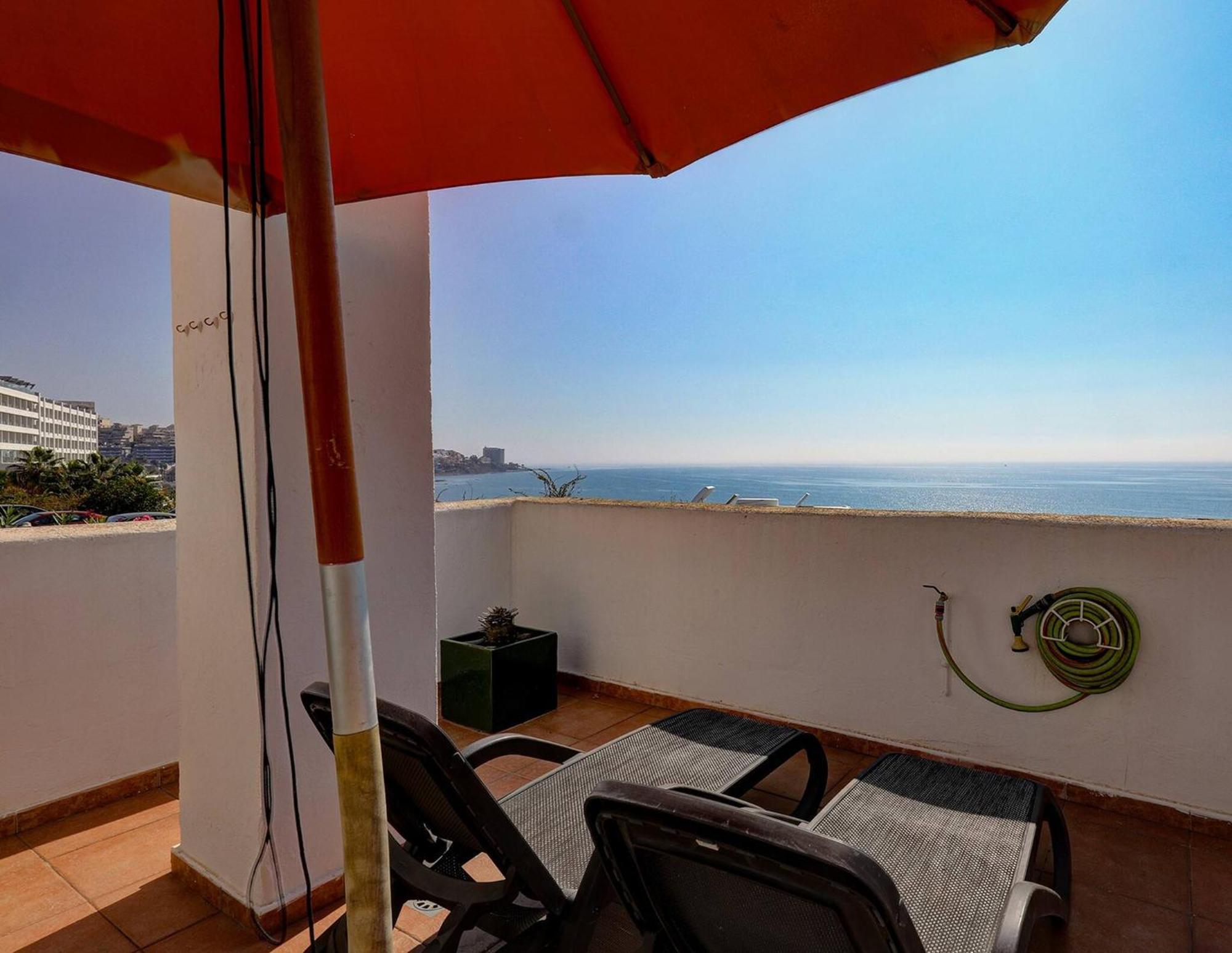 082 - Stunning Sea Views Beachfront Apartment Benalmádena Eksteriør bilde